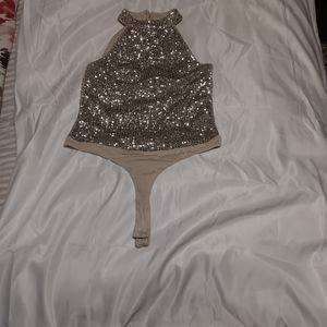 Cable and Gauge 🧜‍♀️ tan sequin top S